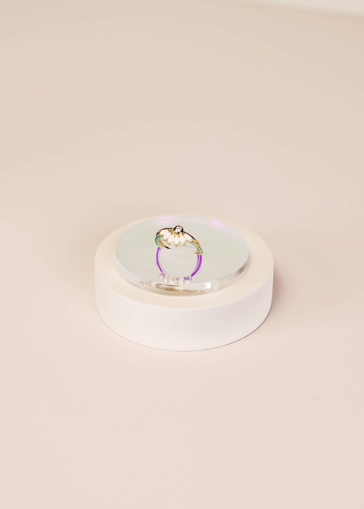 Clear Ring Display Circle