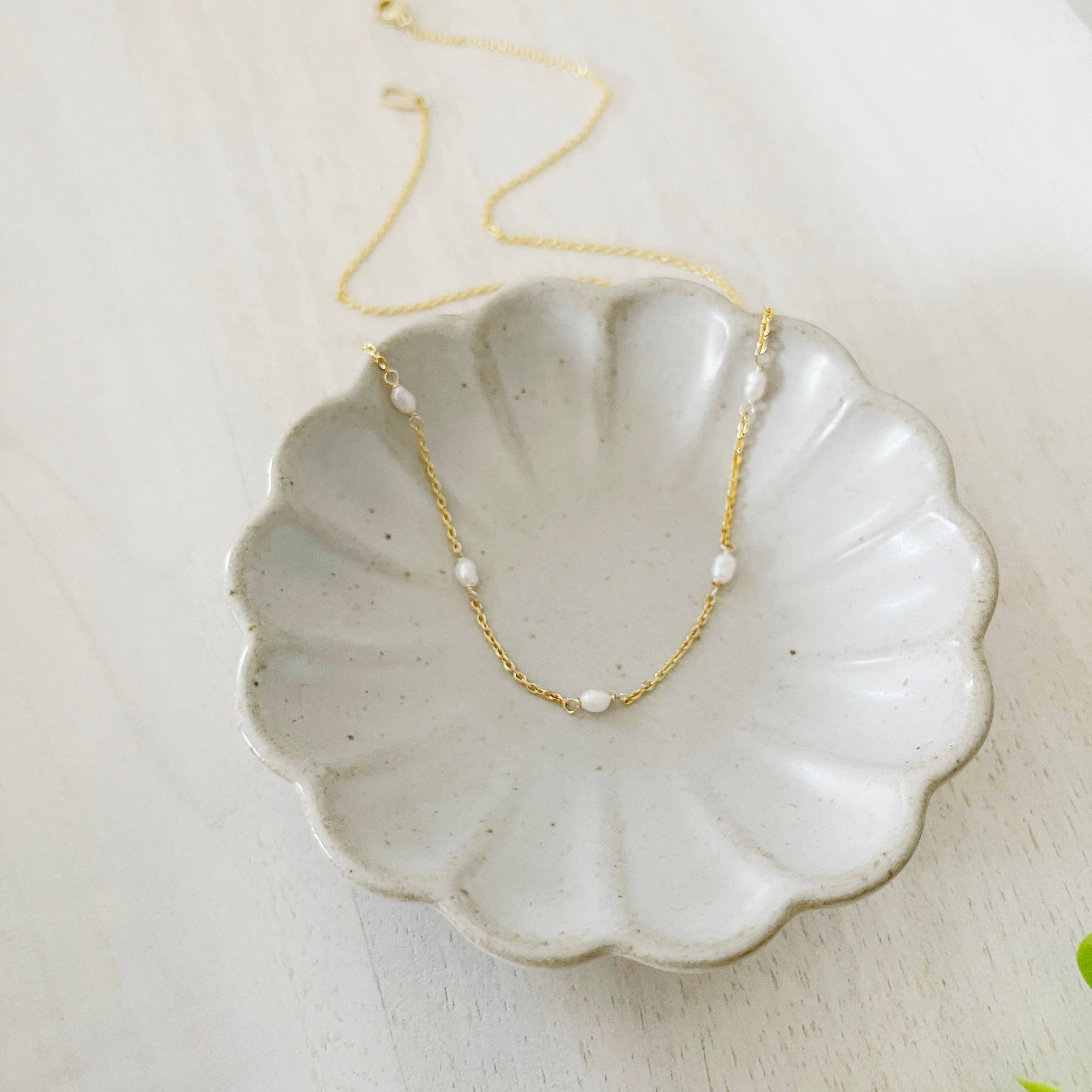 Aspen minimalist pearls necklace