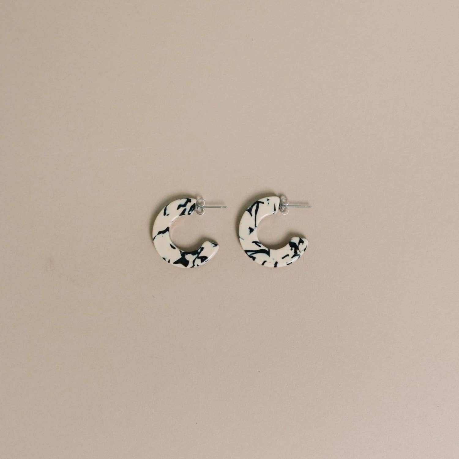 Ray | Hoop Earrings | Medium Size | Assorted