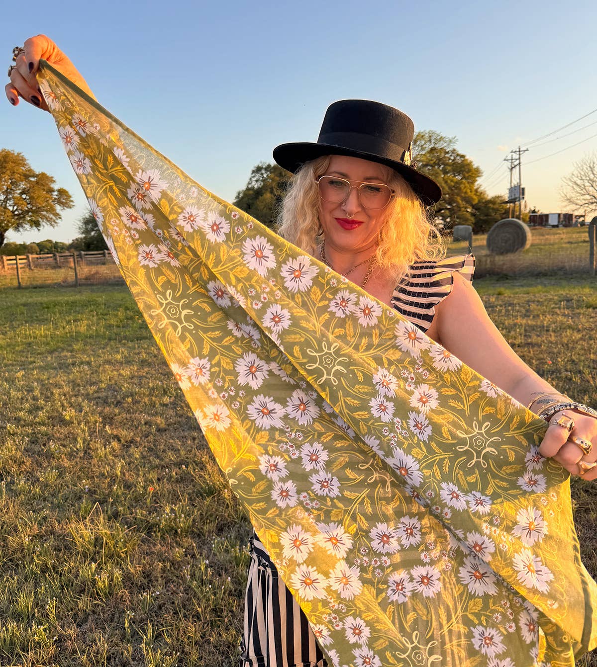 34" Wild Rag Clara Bandana