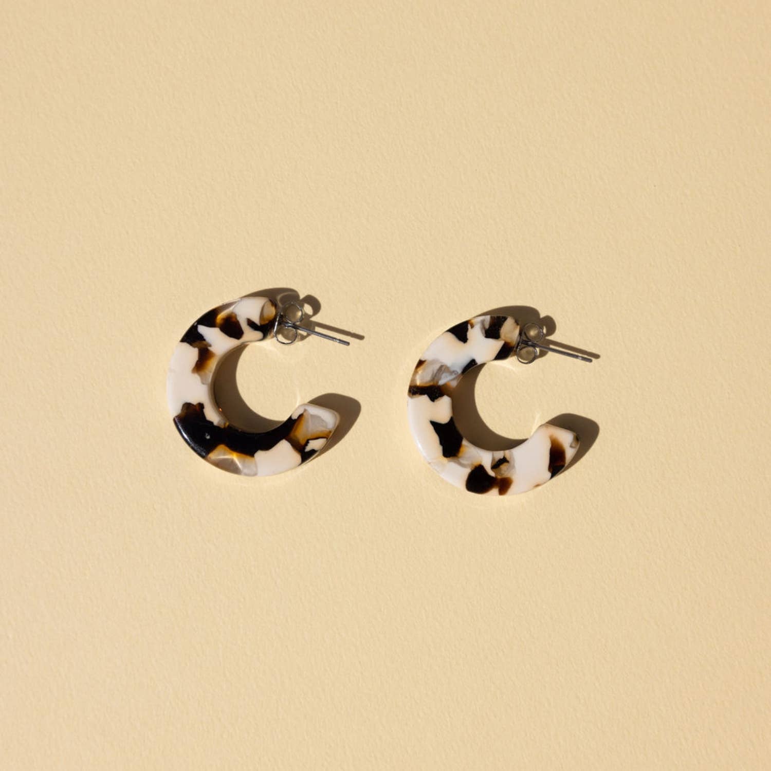 Ray | Hoop Earrings | Medium Size | Assorted