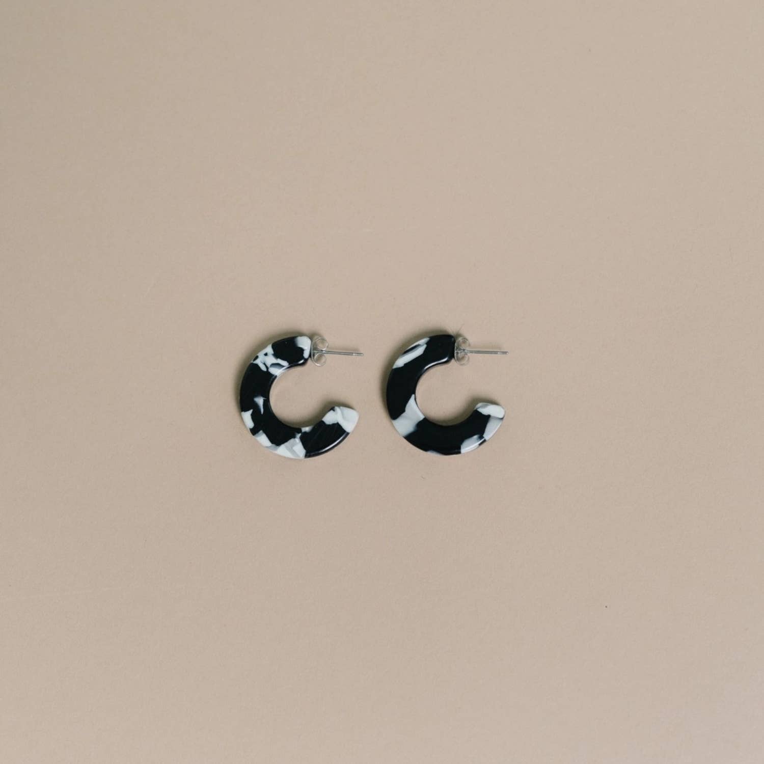 Ray | Hoop Earrings | Medium Size | Assorted