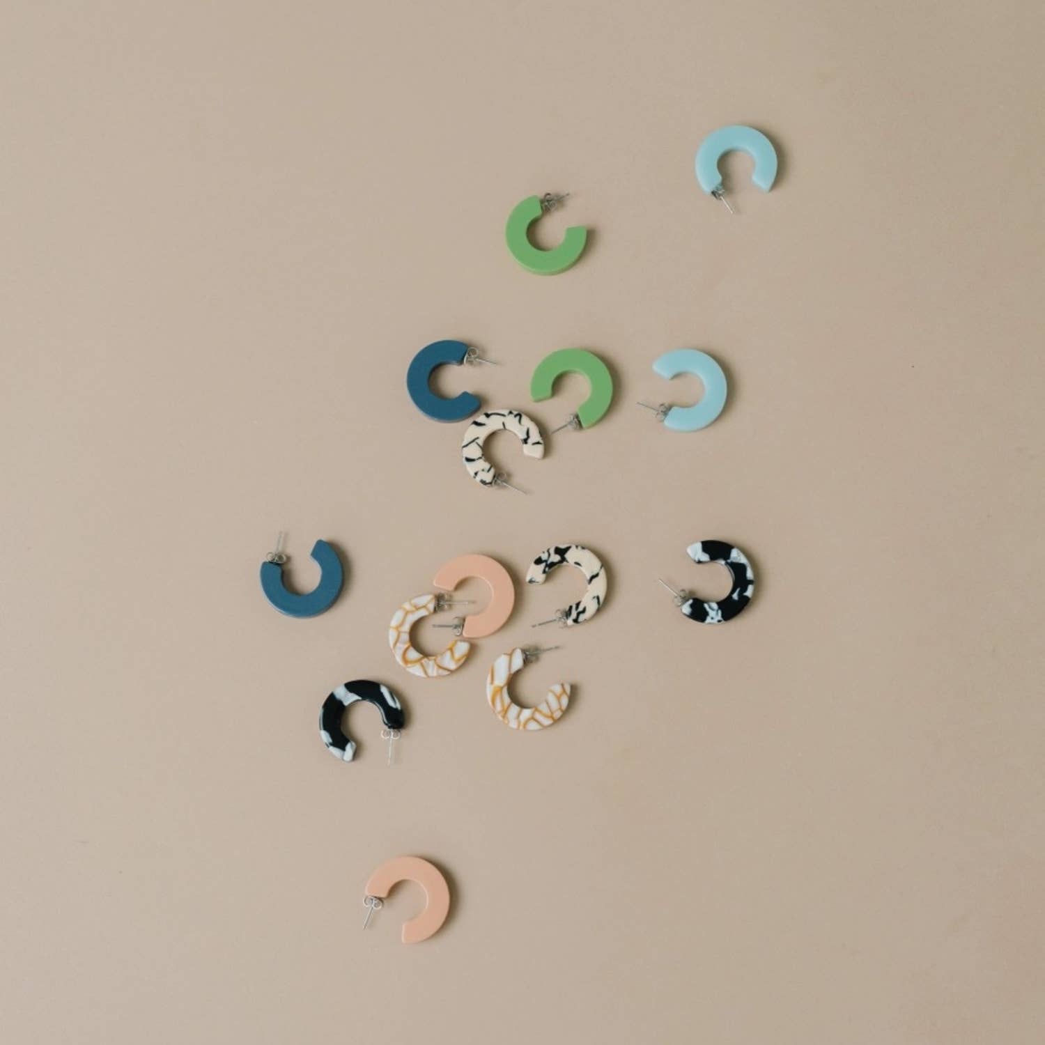 Ray | Hoop Earrings | Medium Size | Assorted