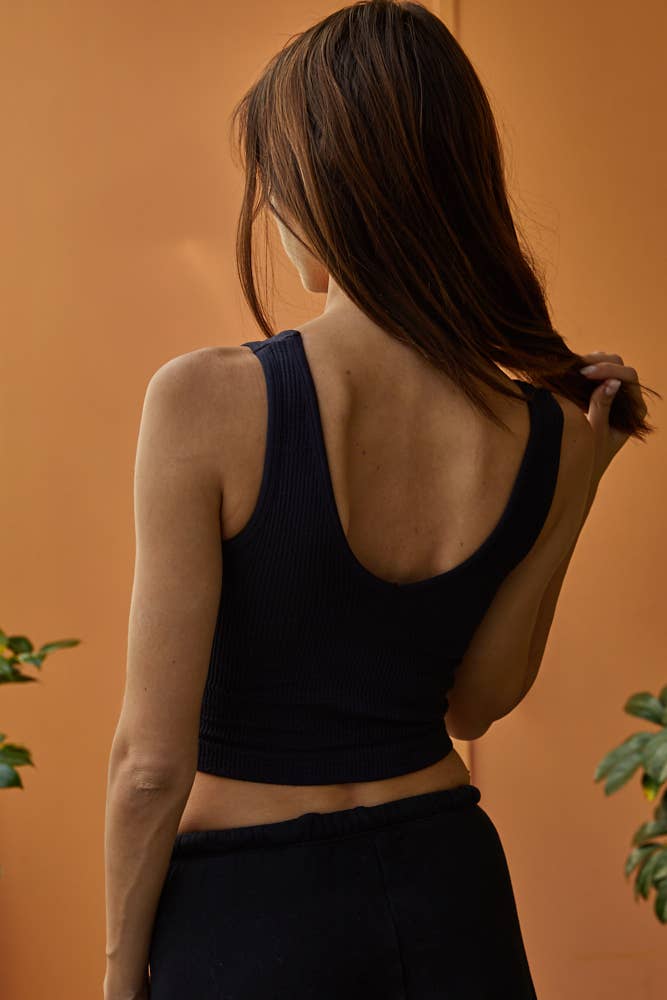 S1050N | Seamless Sleeveless UV Neck Reversible Tank Top