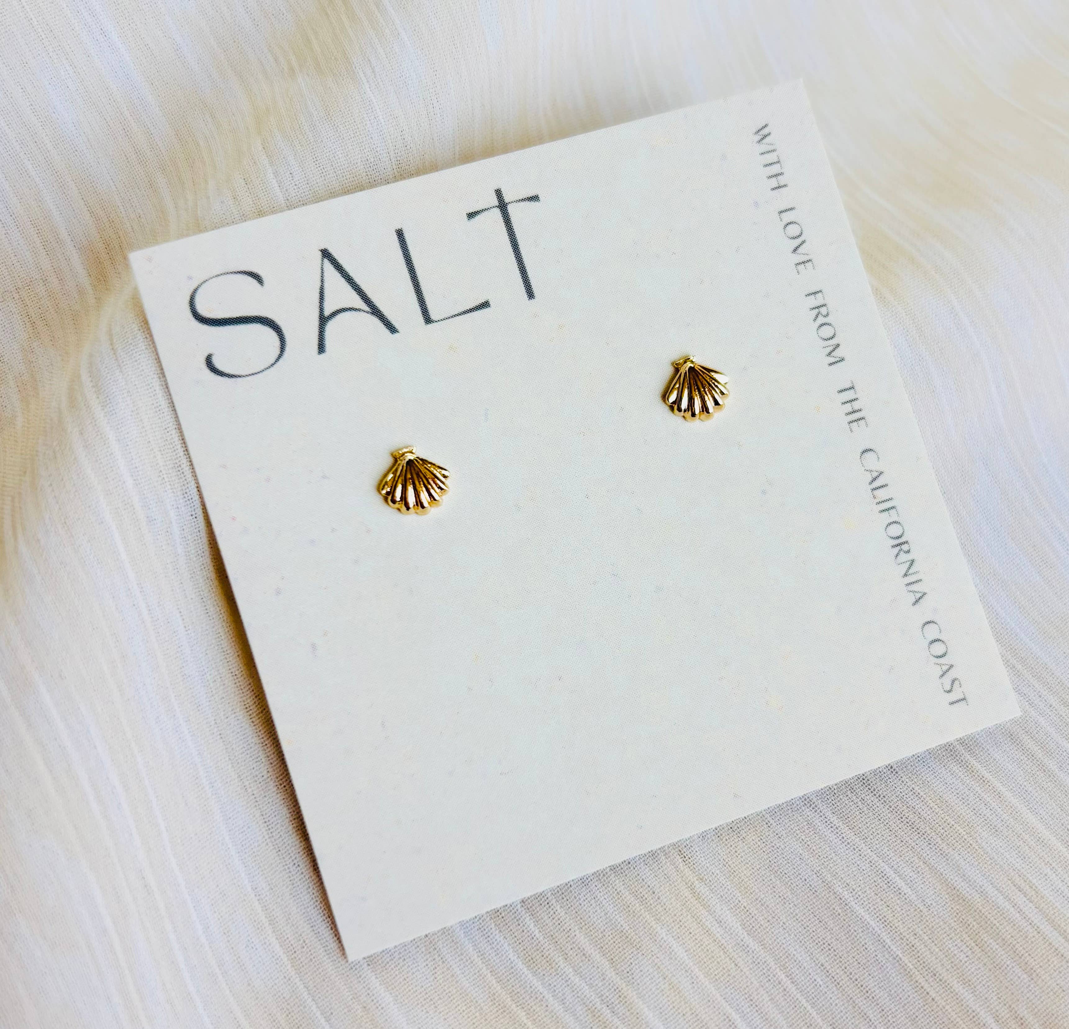 SEASHELL STUDS | 18K gold | dainty shell stud earrings