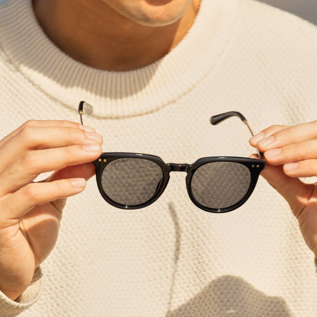 BP10314 - NEW Cove Onyx / Gold / Smoke Polarized Lens