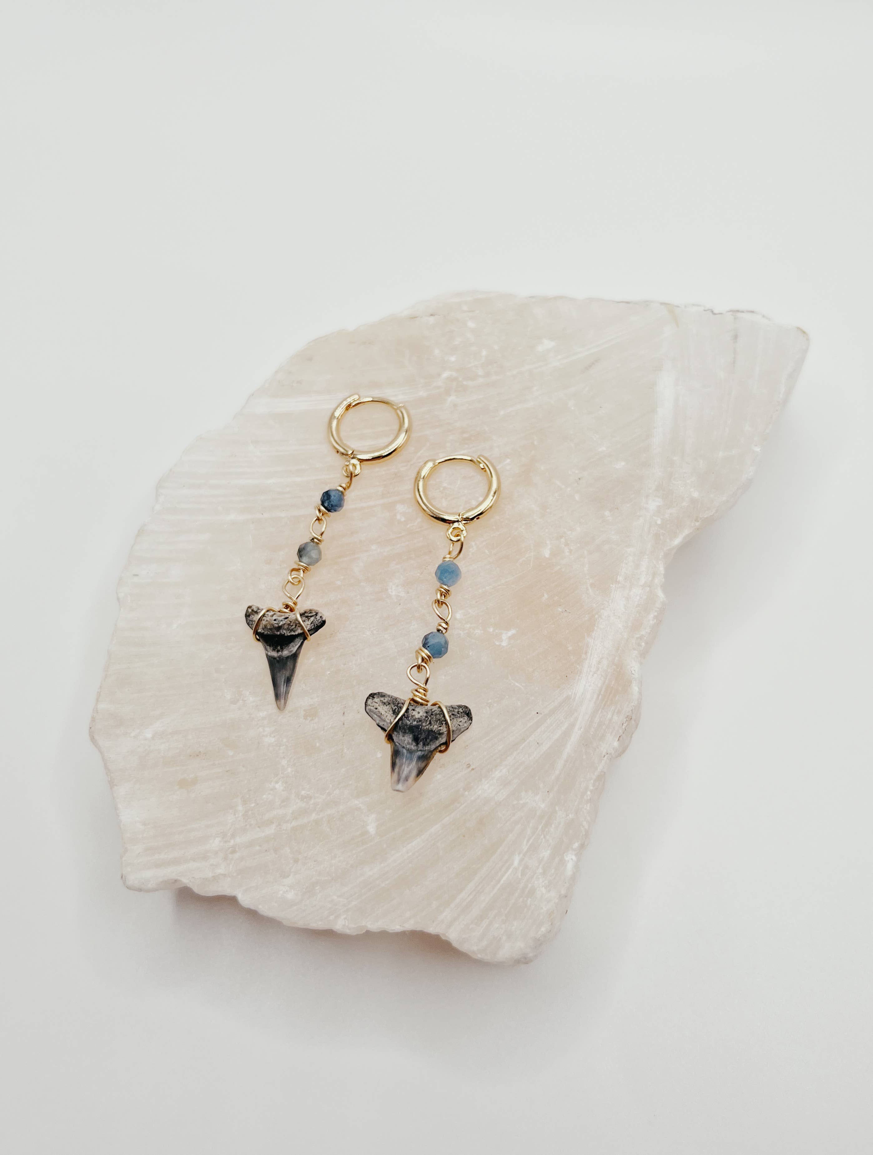 Dainty Shark Tooth Mini Hoop Earrings With Chain Link