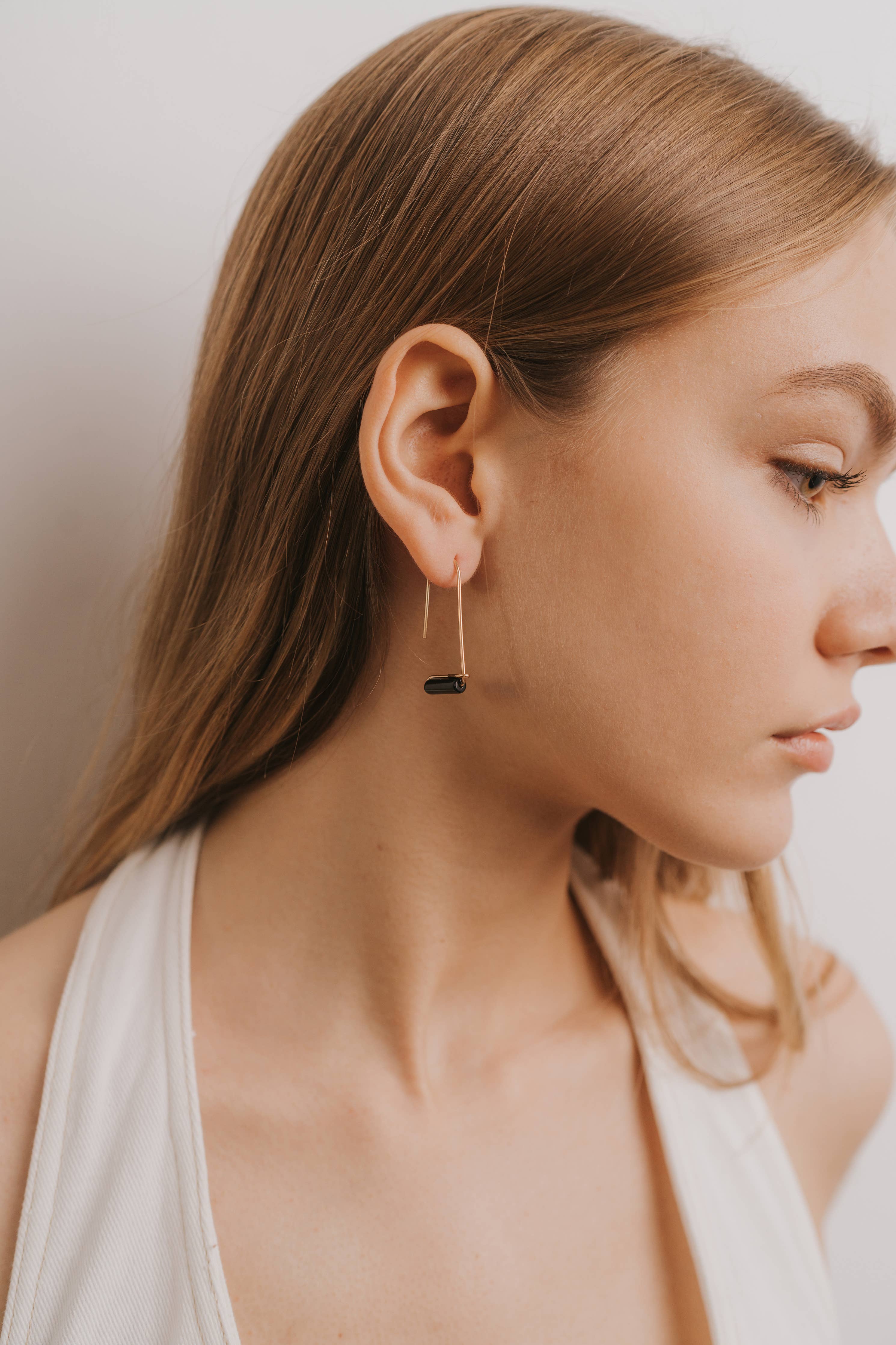 Drop - Black Onyx - Gold Earrings