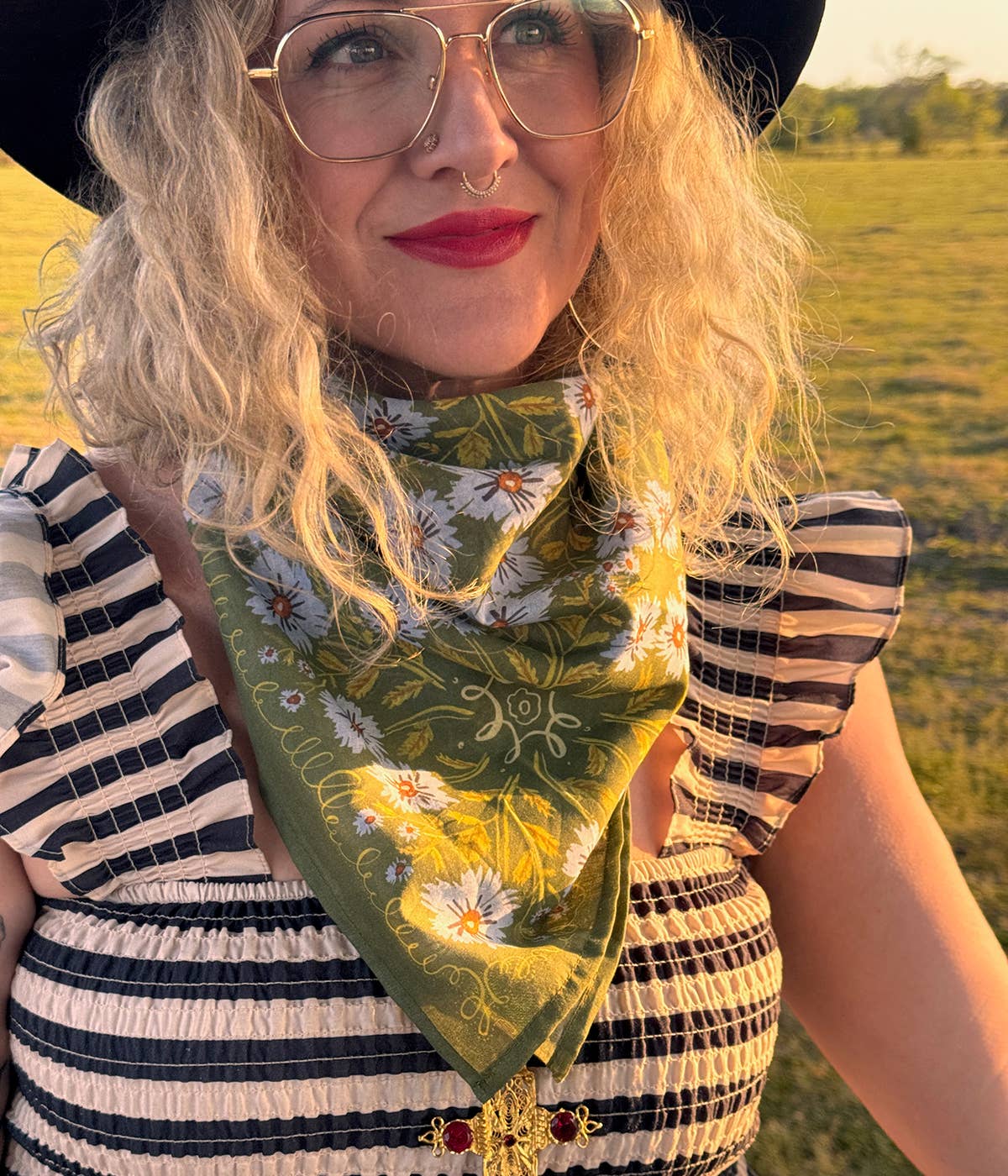 34" Wild Rag Clara Bandana