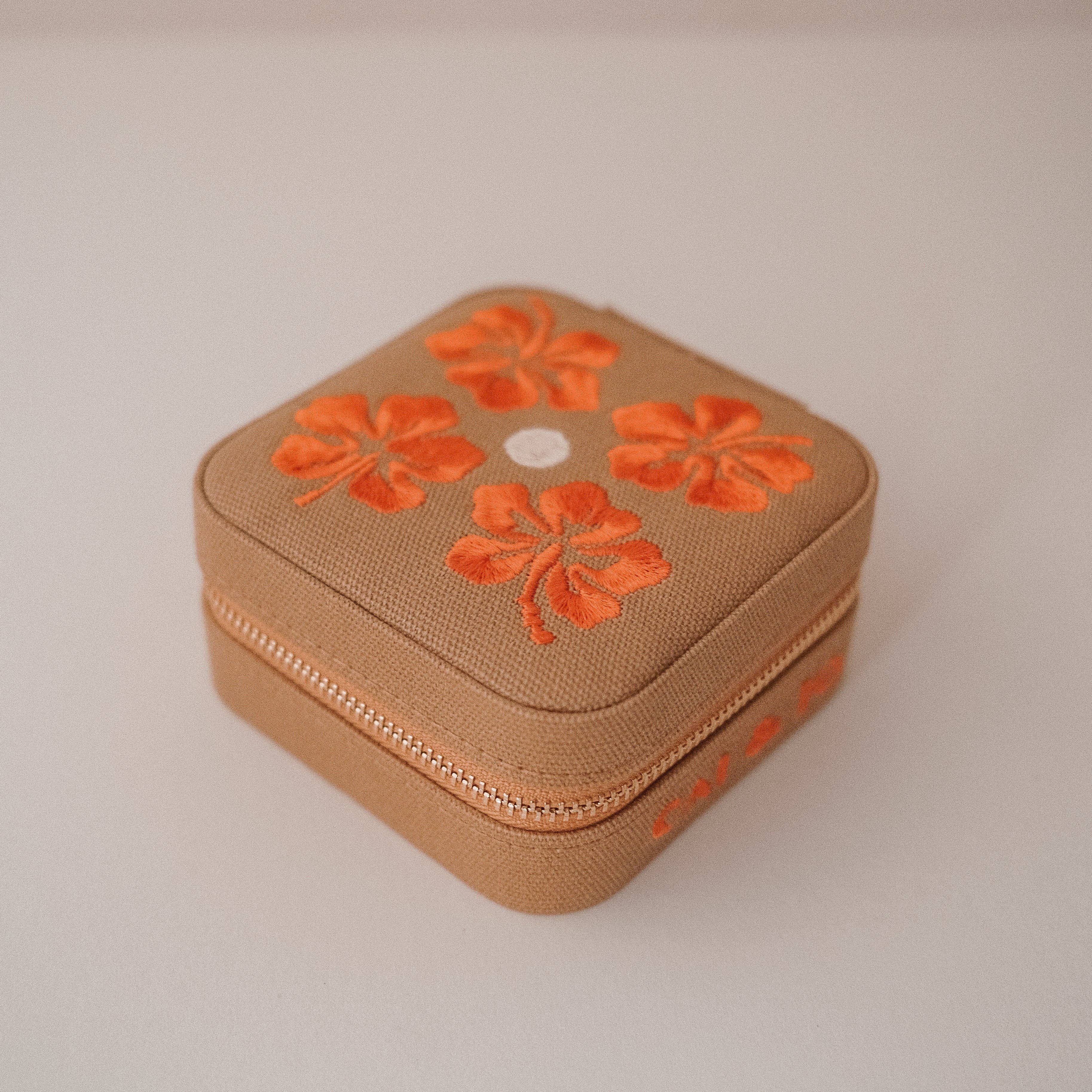 Travel Jewellery Case in Ochre Linen