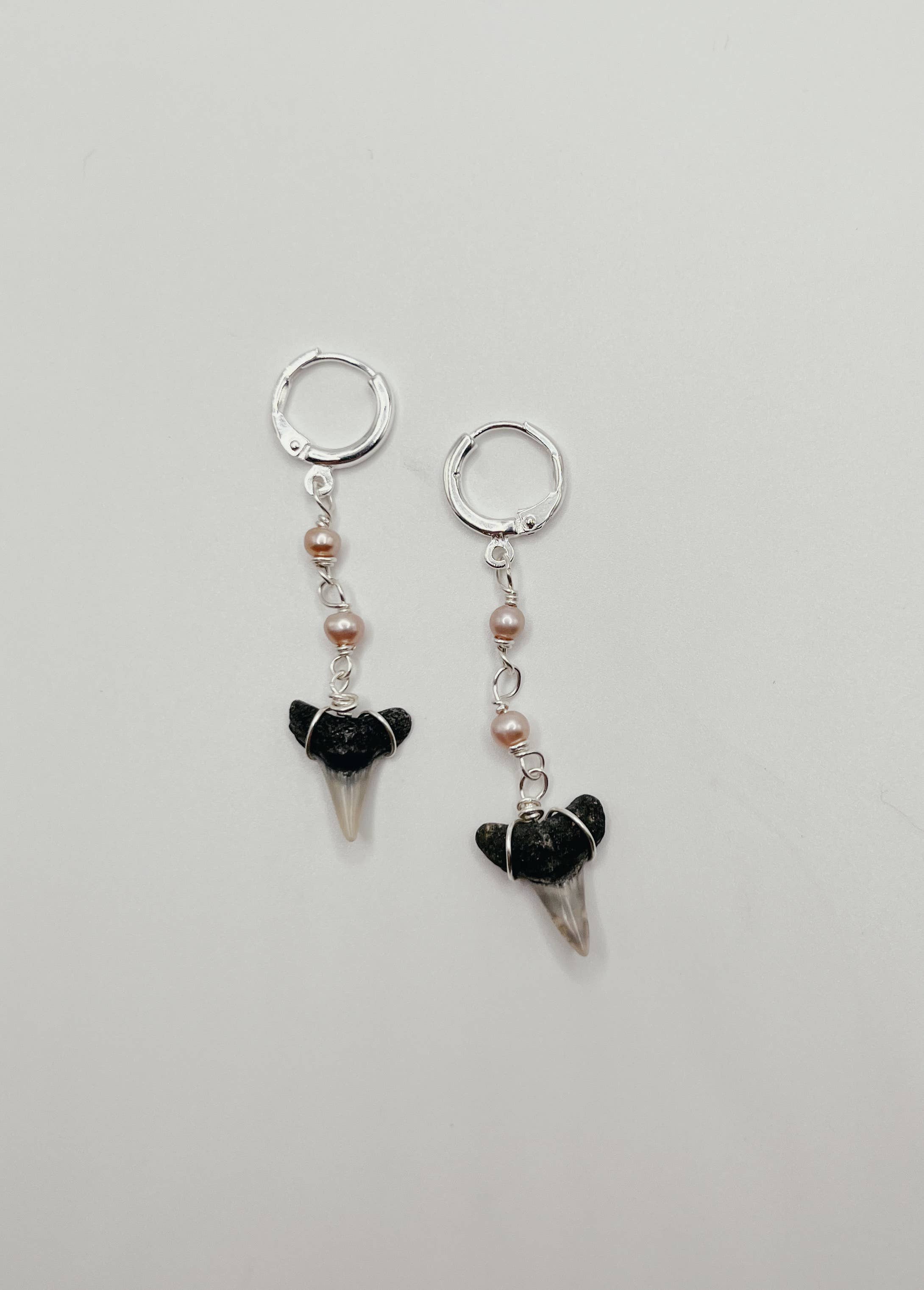 Dainty Shark Tooth Mini Hoop Earrings With Chain Link
